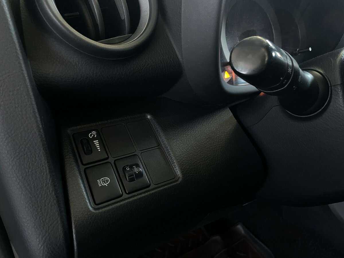 Toyota RAV4 с пробегом — 2008 год. Фото: #12