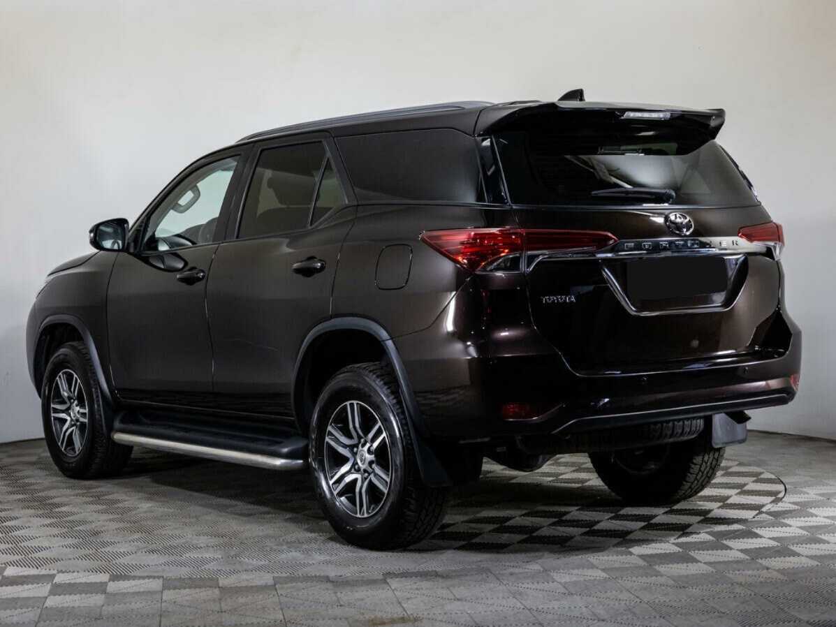 Toyota Fortuner с пробегом — 2018 год. Фото: #5
