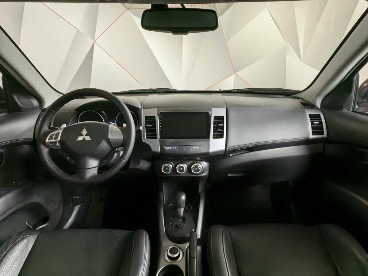 Mitsubishi Outlander с пробегом — 2011 год. Фото: #9