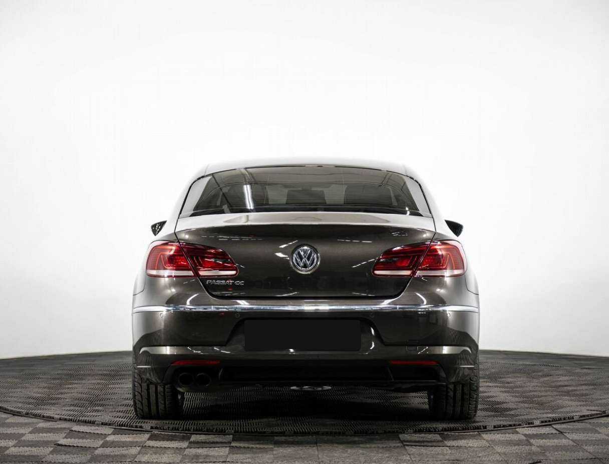 Volkswagen Passat CC с пробегом — 2012 год. Фото: #4