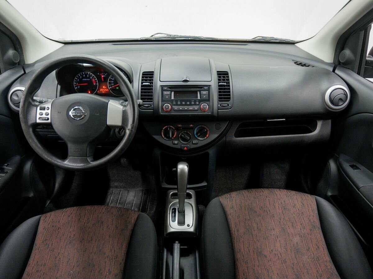 Nissan Note с пробегом — 2011 год. Фото: #9