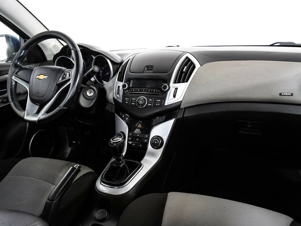 Chevrolet Cruze с пробегом — 2014 год. Фото: #8