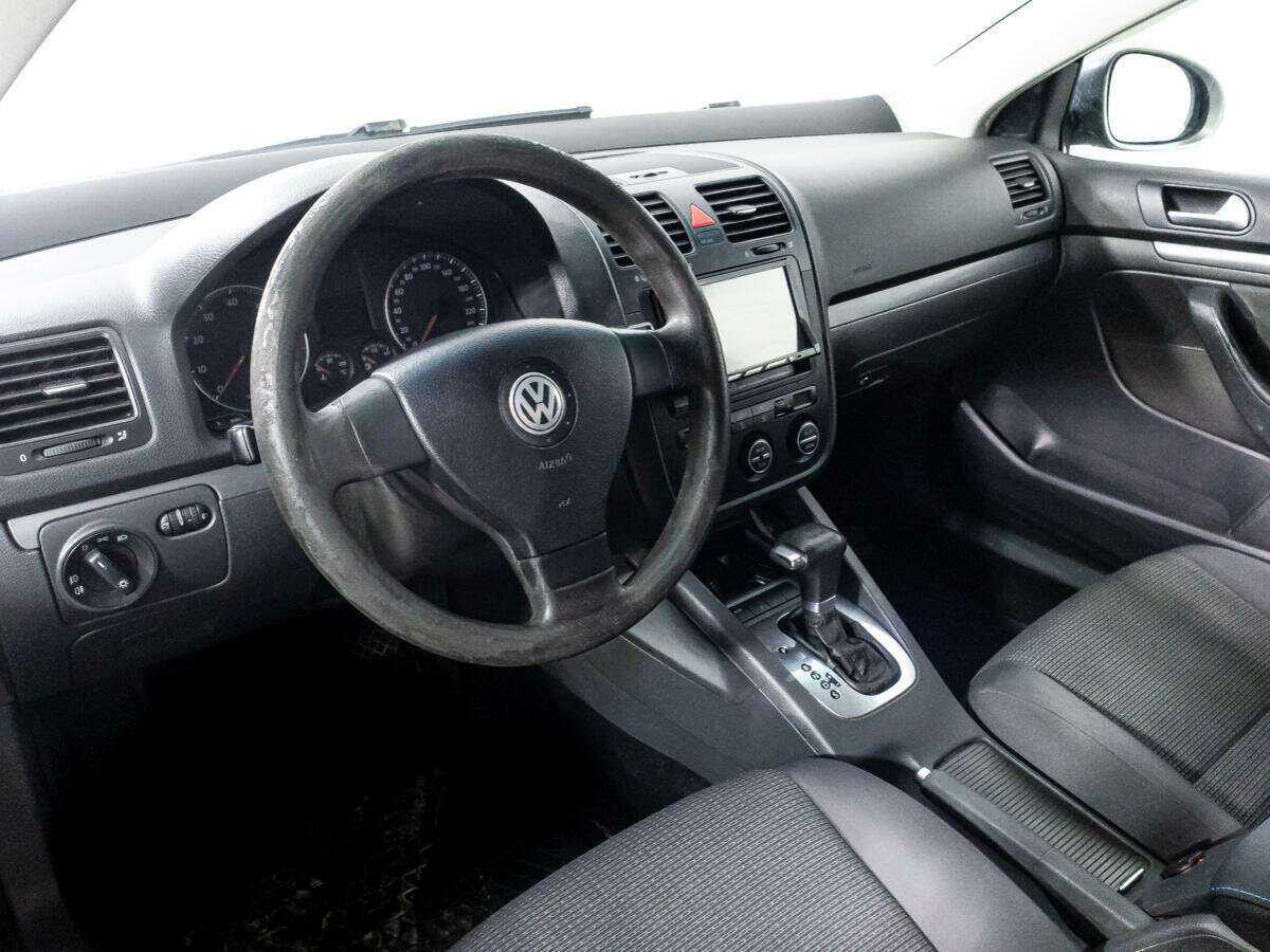 Volkswagen Jetta с пробегом — 2006 год. Фото: #10