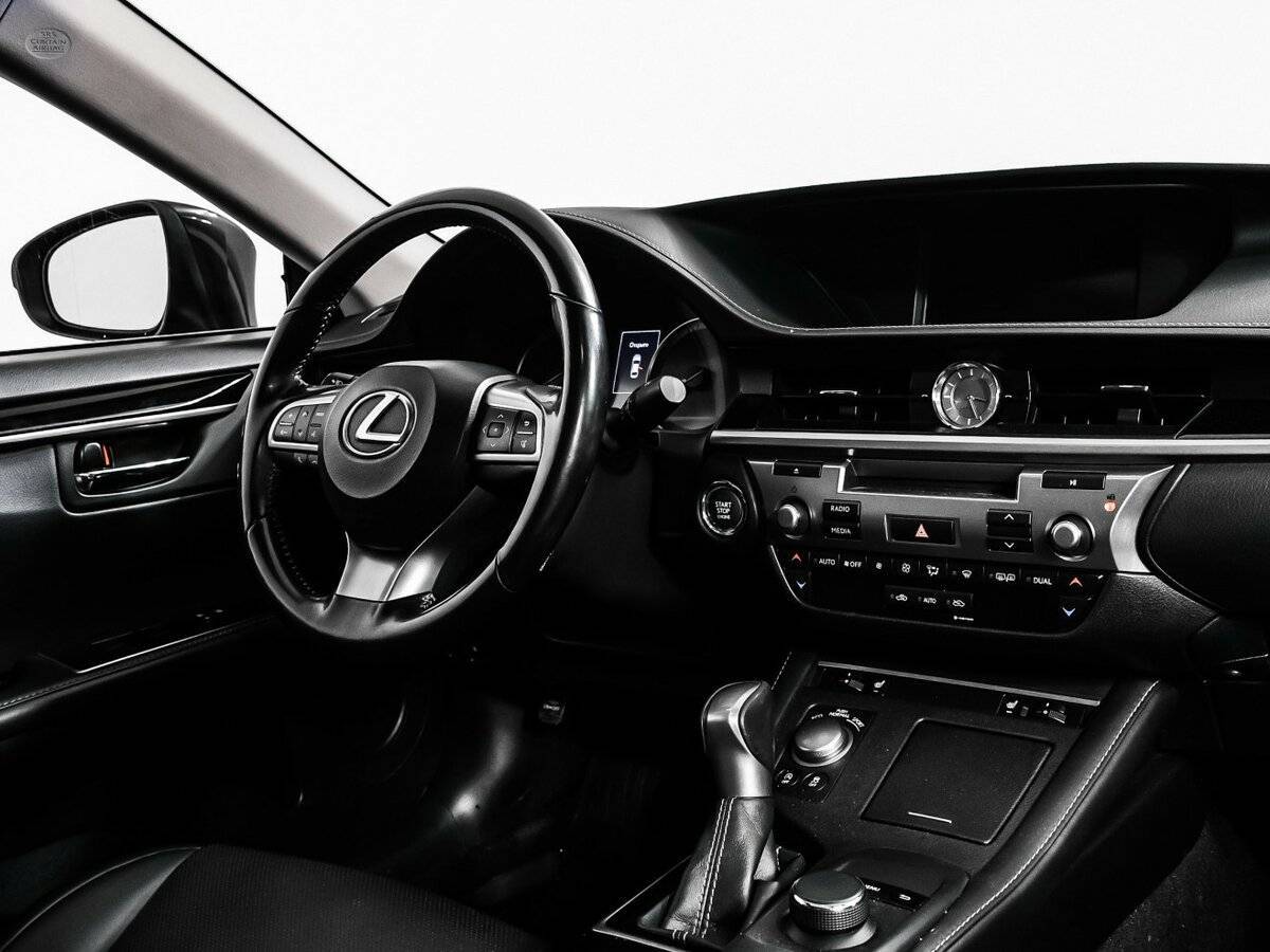 Lexus ES с пробегом — 2016 год. Фото: #8