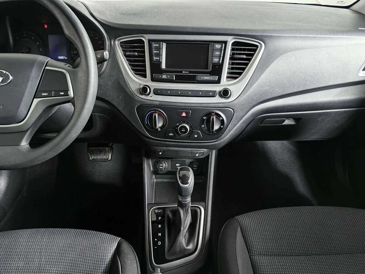 Hyundai Solaris с пробегом — 2022 год. Фото: #10