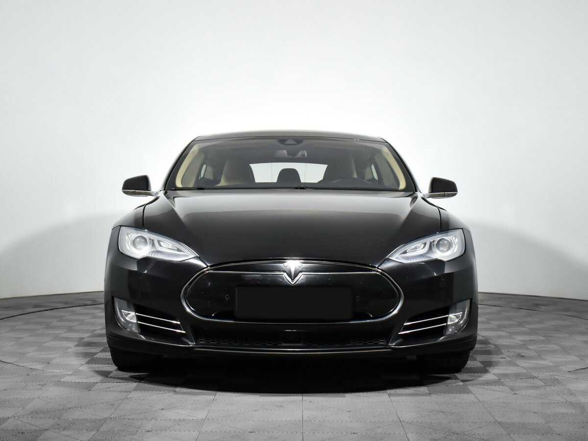 Tesla Model S с пробегом — 2015 год. Фото: #1