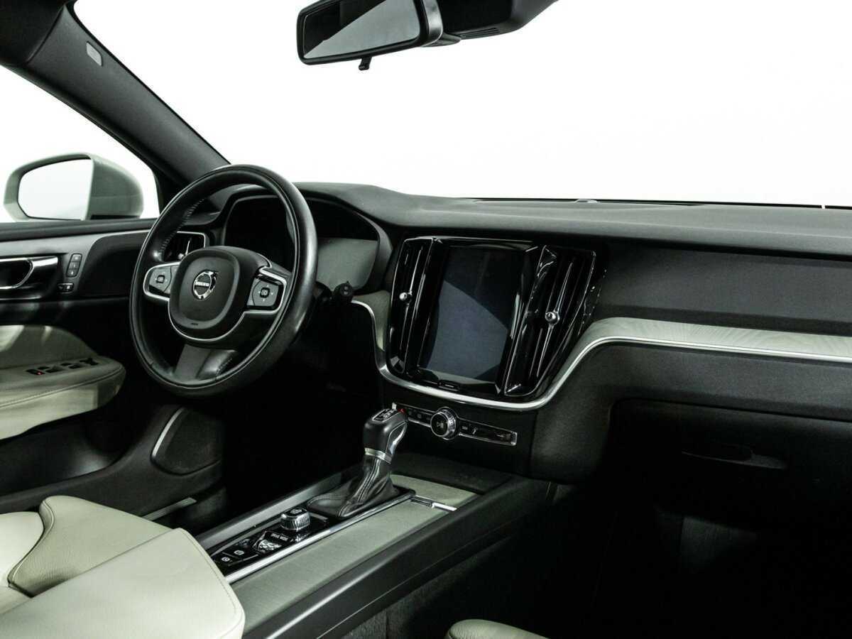 Volvo V60 Cross Country с пробегом — 2019 год. Фото: #8
