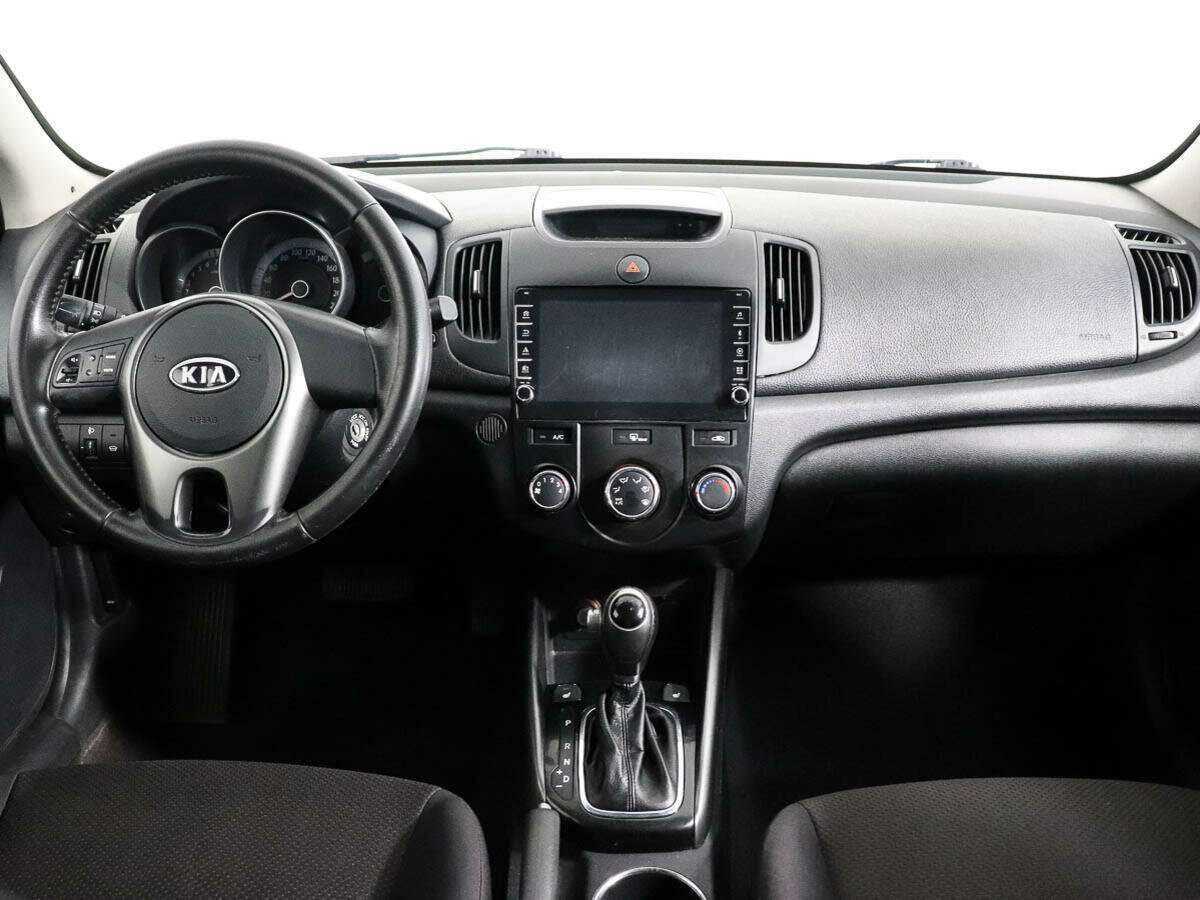 Kia Cerato с пробегом — 2010 год. Фото: #10
