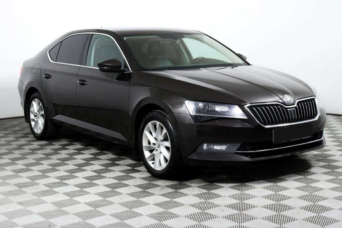 Skoda Superb с пробегом — 2015 год. Фото: #2