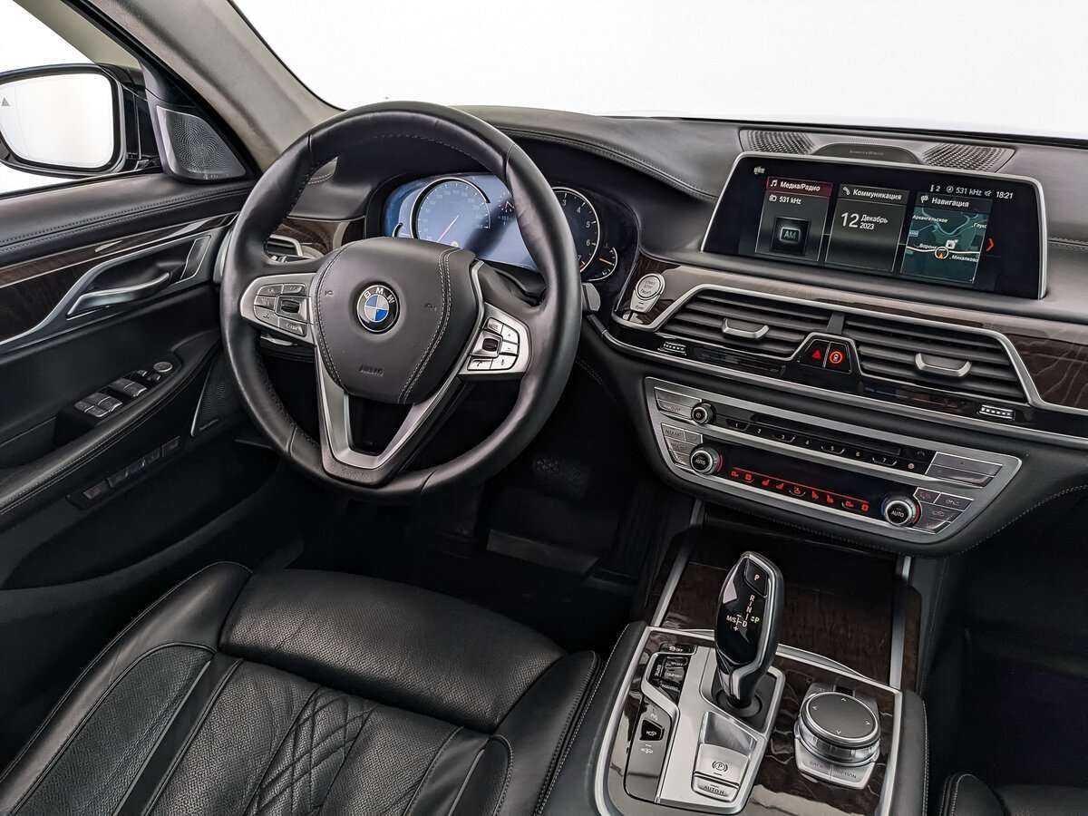 BMW 7 серии с пробегом — 2017 год. Фото: #24