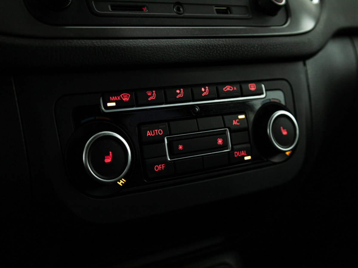 Volkswagen Tiguan с пробегом — 2011 год. Фото: #15
