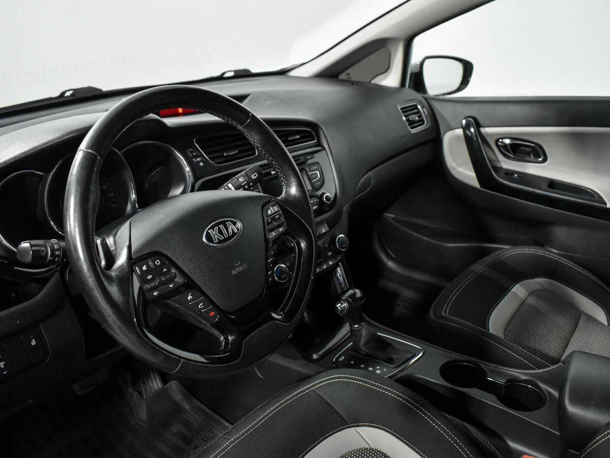 Kia Ceed с пробегом — 2012 год. Фото: #8
