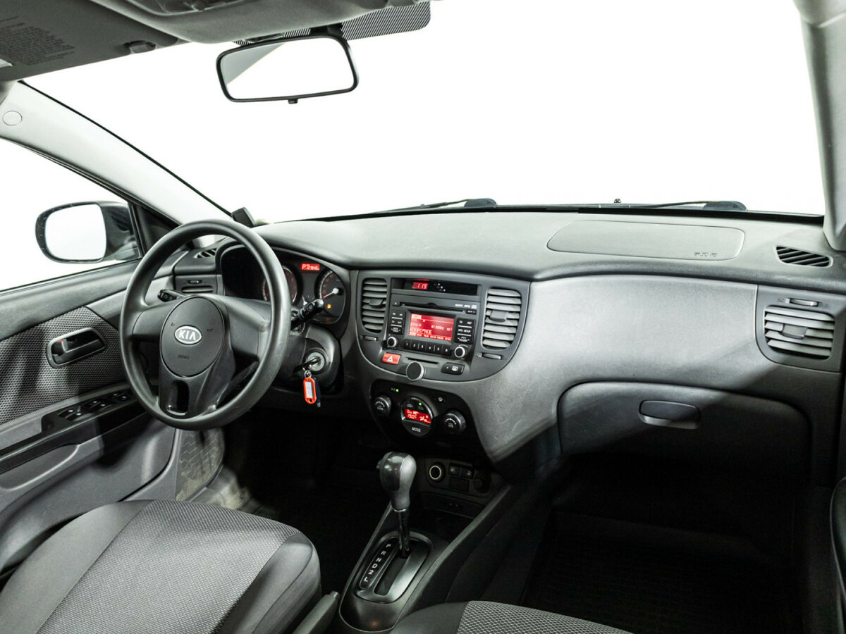 Kia Rio с пробегом — 2011 год. Фото: #8