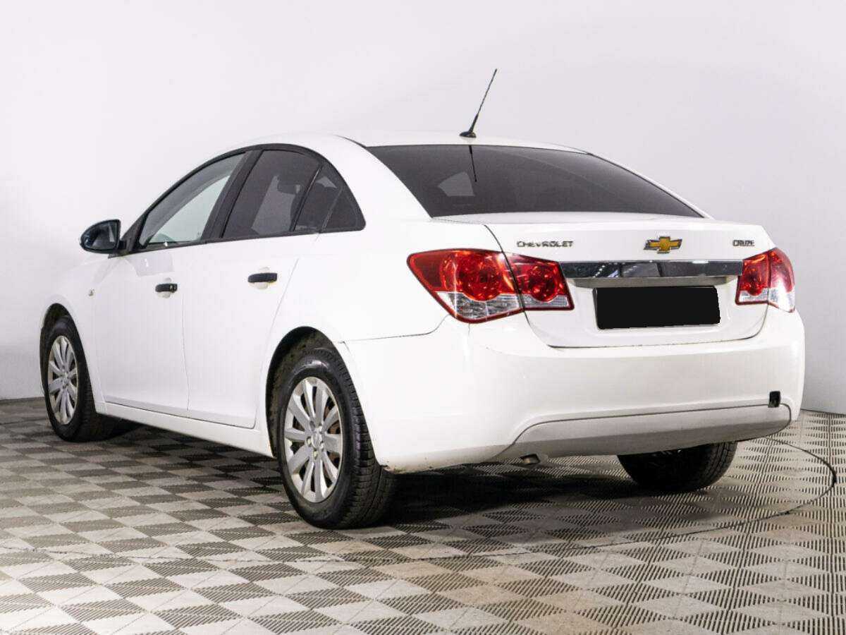 Chevrolet Cruze с пробегом — 2012 год. Фото: #6