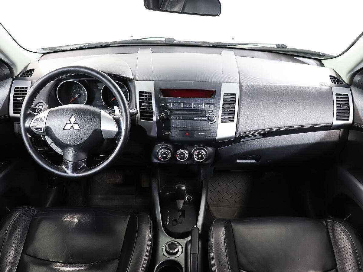 Mitsubishi Outlander с пробегом — 2010 год. Фото: #10