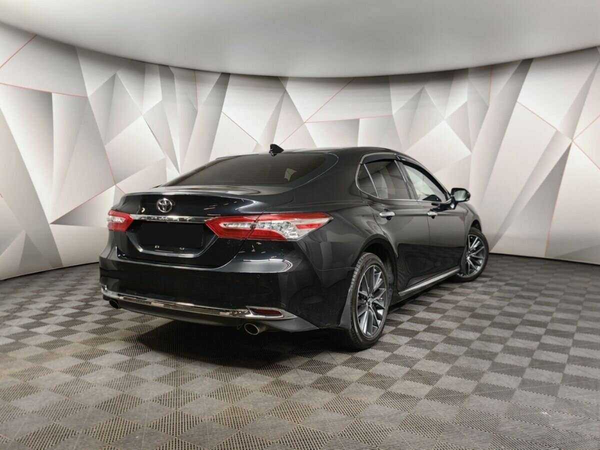 Toyota Camry с пробегом — 2023 год. Фото: #1