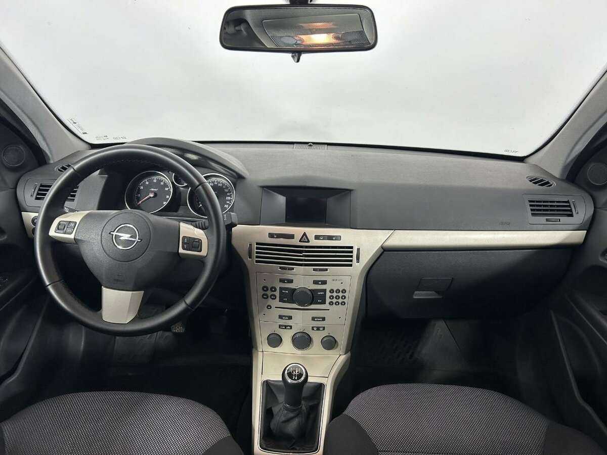 Opel Astra с пробегом — 2008 год. Фото: #5