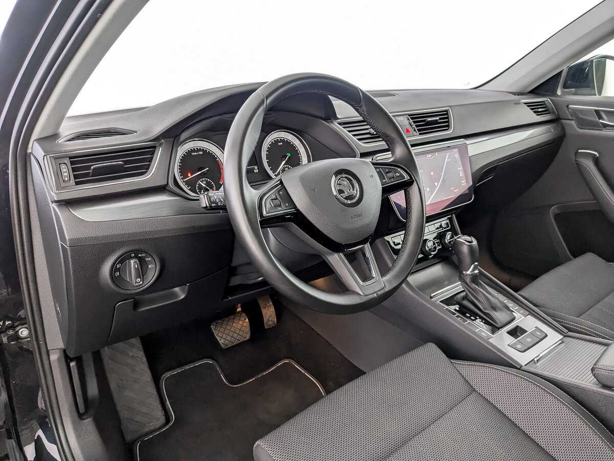 Skoda Superb с пробегом — 2020 год. Фото: #11