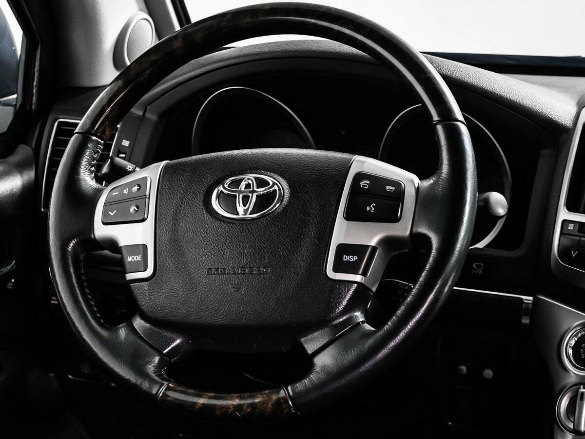 Toyota Land Cruiser с пробегом — 2013 год. Фото: #10