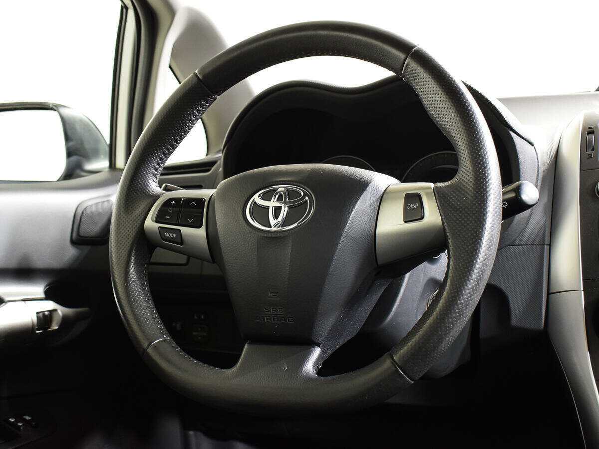 Toyota Auris с пробегом — 2012 год. Фото: #13