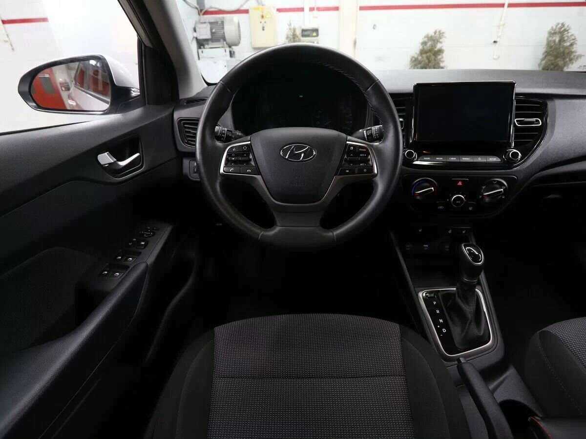 Hyundai Solaris с пробегом — 2021 год. Фото: #17