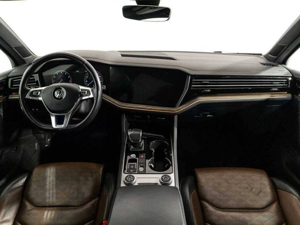 Volkswagen Touareg с пробегом — 2019 год. Фото: #12