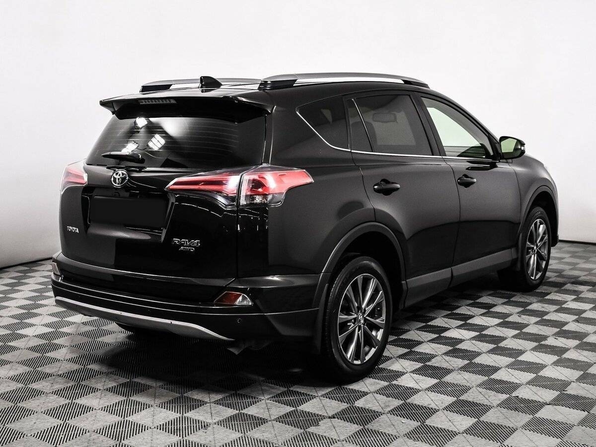 Toyota RAV4 с пробегом — 2015 год. Фото: #4