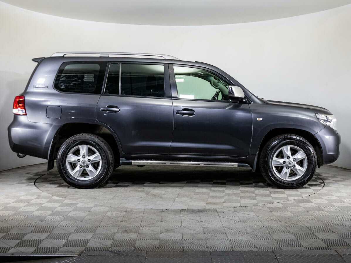 Toyota Land Cruiser с пробегом — 2011 год. Фото: #3