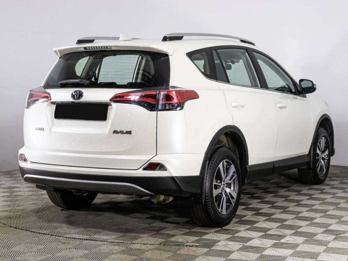 Toyota RAV4 с пробегом — 2017 год. Фото: #4