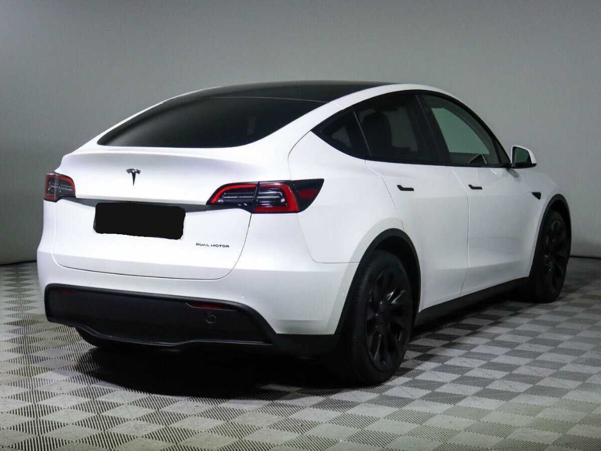 Tesla Model Y с пробегом — 2021 год. Фото: #3