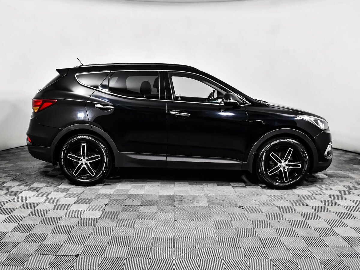 Hyundai Santa Fe с пробегом — 2017 год. Фото: #3