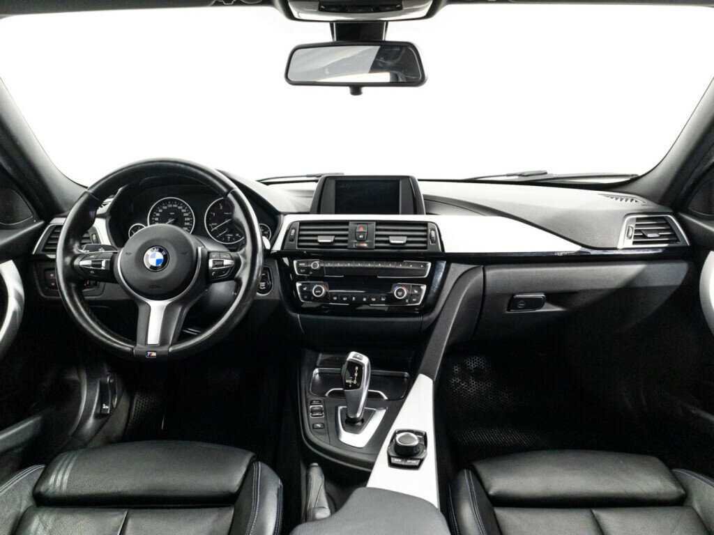 BMW 3 серии с пробегом — 2018 год. Фото: #12