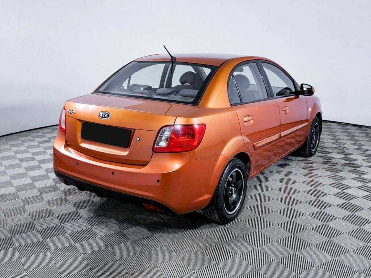 Kia Rio с пробегом — 2011 год. Фото: #4
