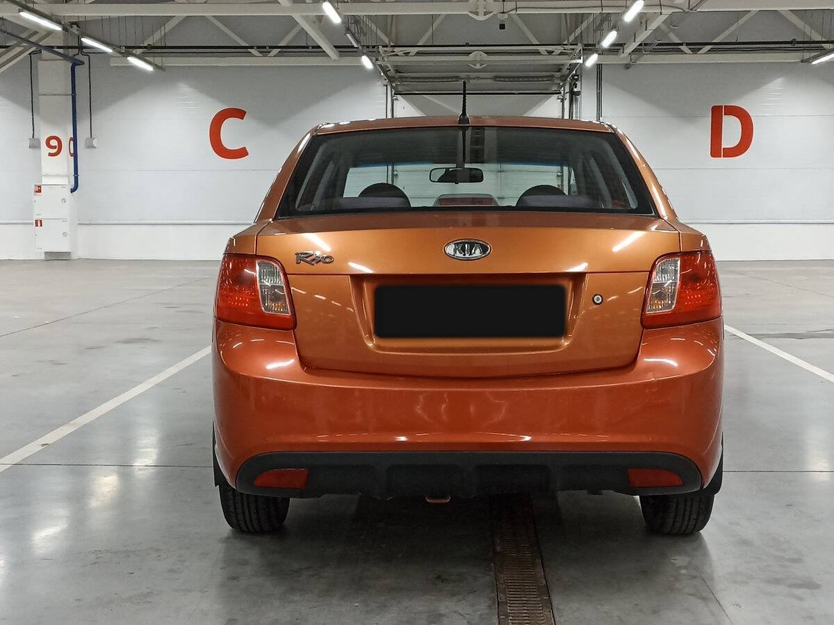 Kia Rio с пробегом — 2011 год. Фото: #5