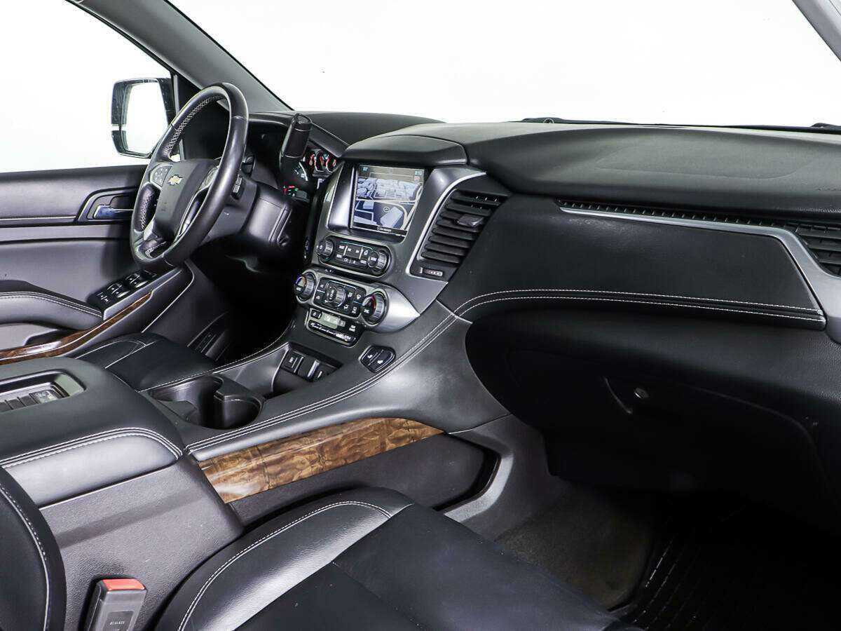 Chevrolet Tahoe с пробегом — 2016 год. Фото: #9