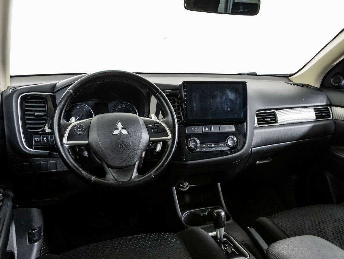 Mitsubishi Outlander с пробегом — 2012 год. Фото: #8