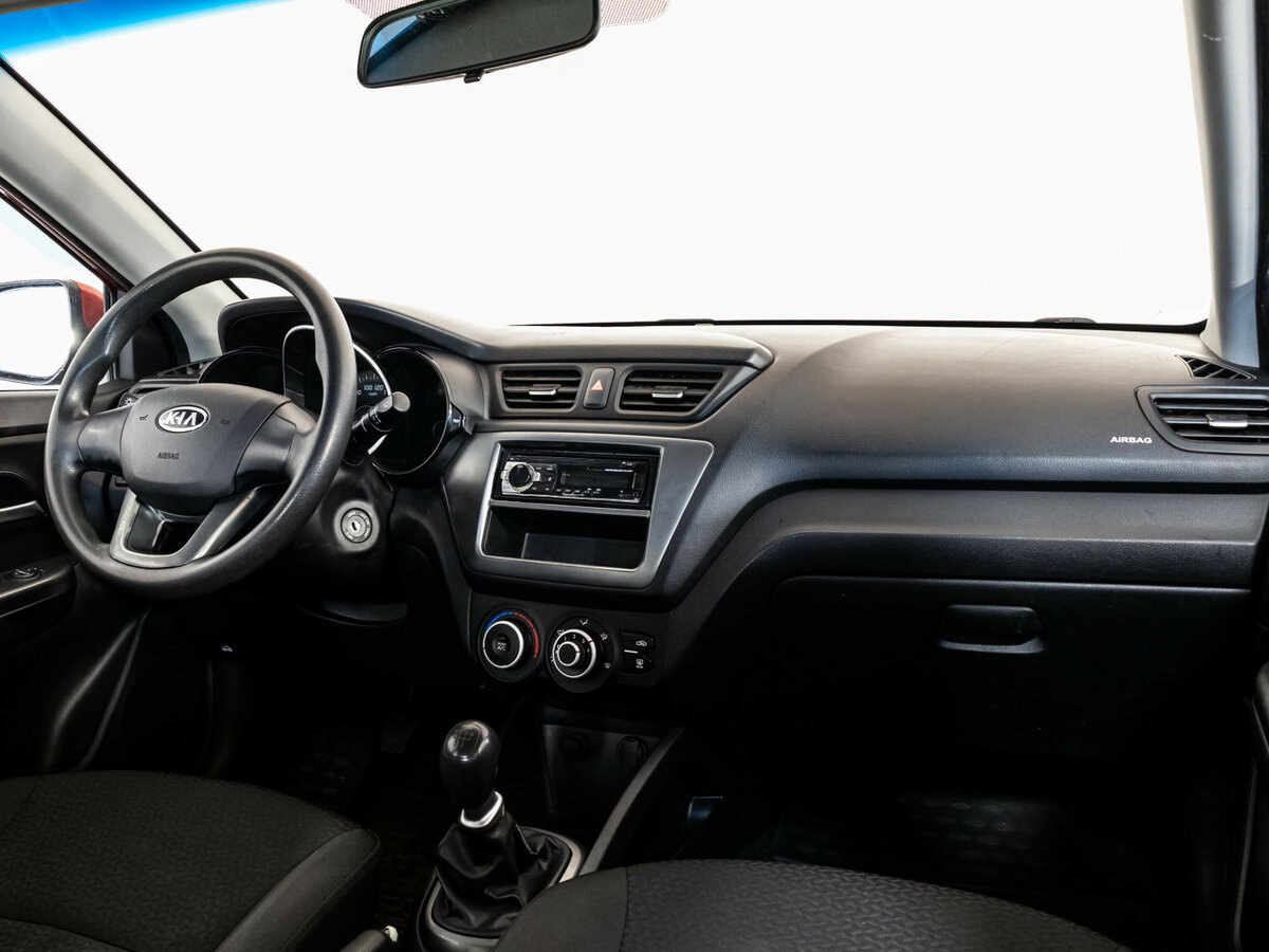 Kia Rio с пробегом — 2011 год. Фото: #6