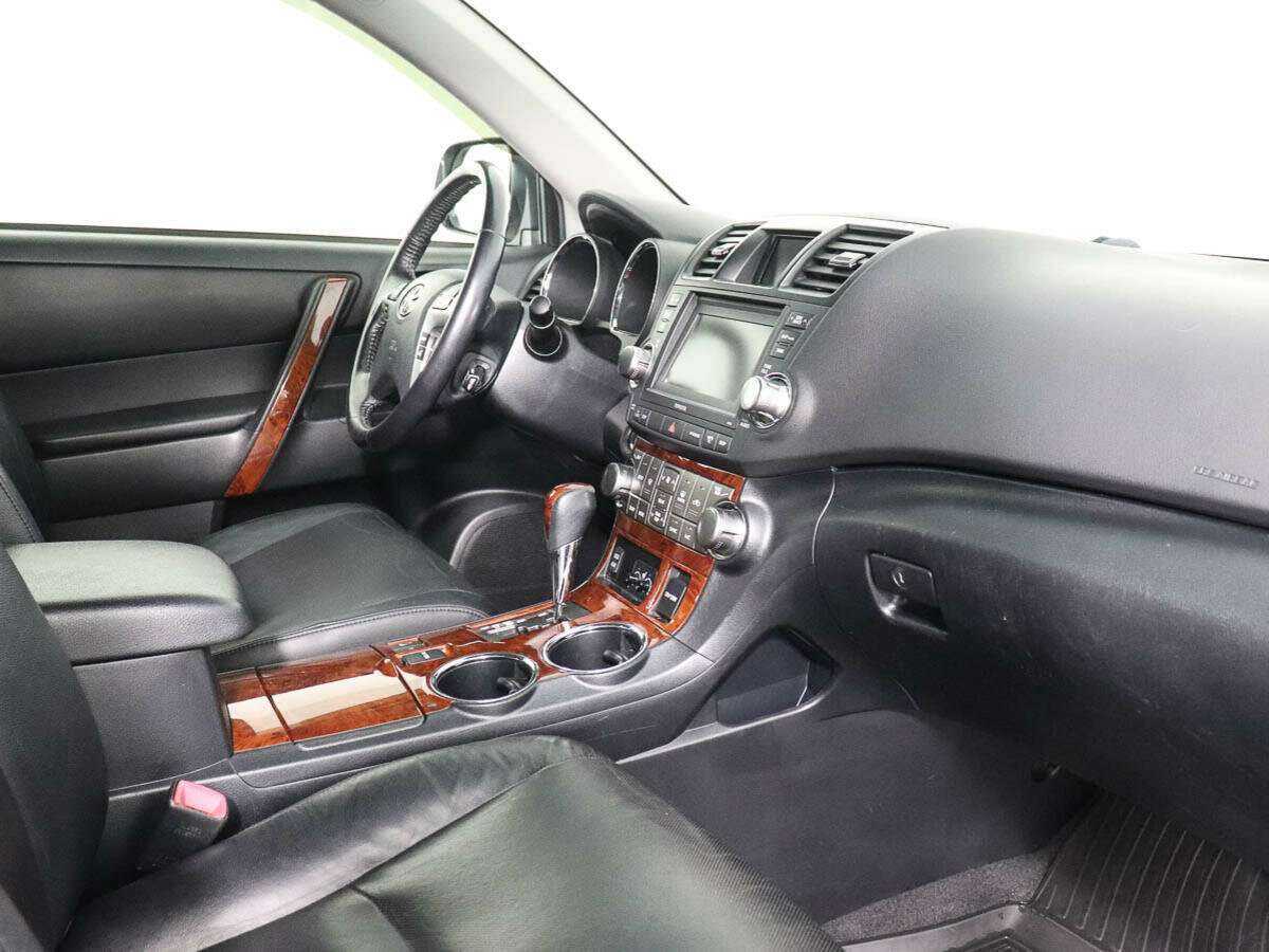 Toyota Highlander с пробегом — 2011 год. Фото: #6