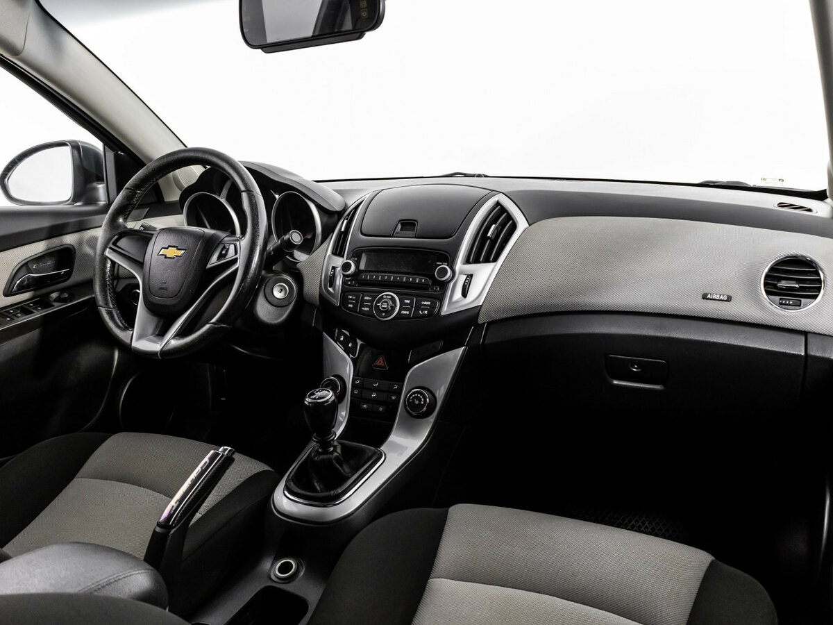 Chevrolet Cruze с пробегом — 2013 год. Фото: #6