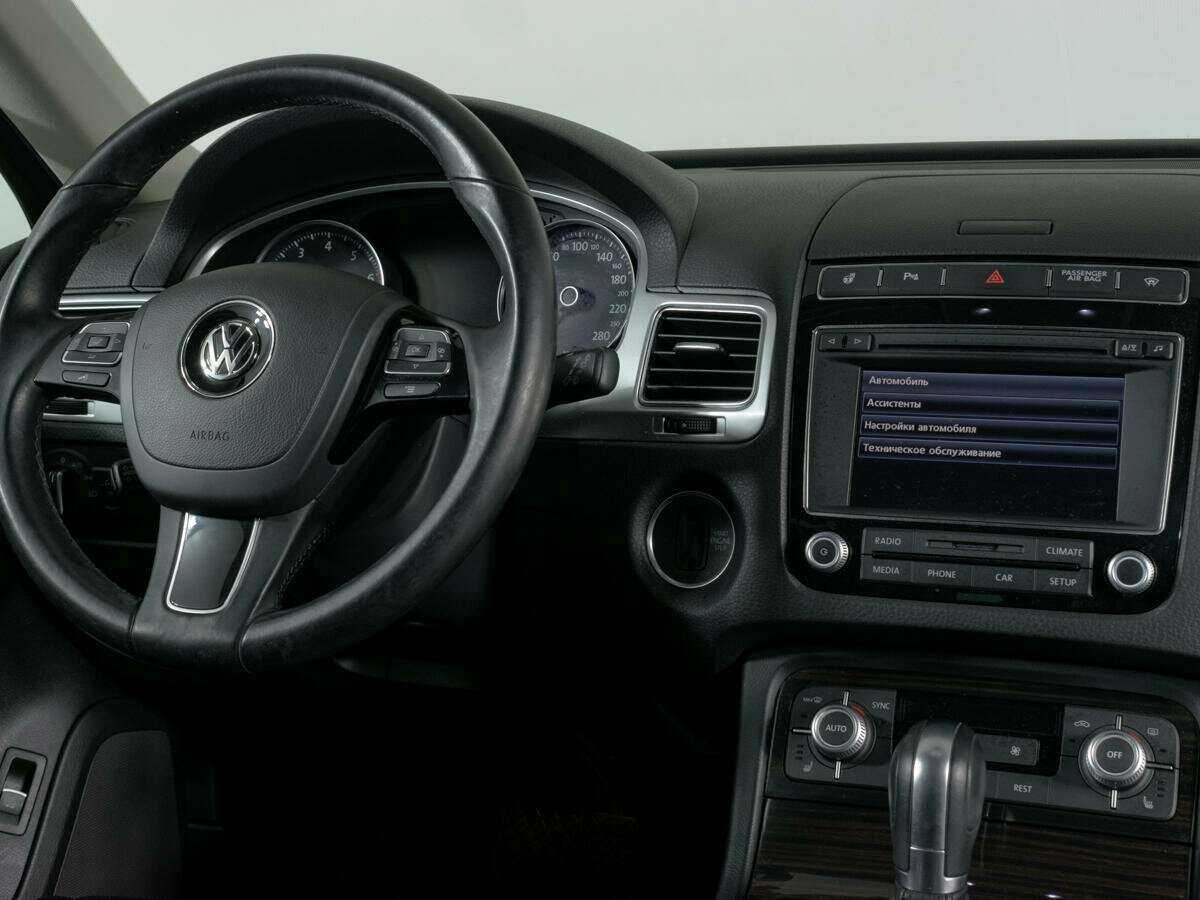 Volkswagen Touareg с пробегом — 2015 год. Фото: #10