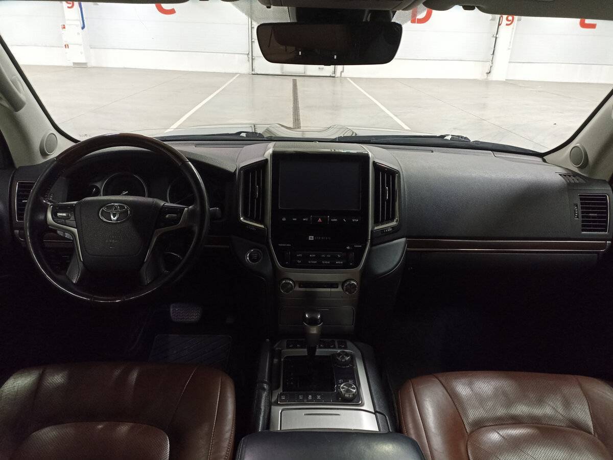 Toyota Land Cruiser с пробегом — 2015 год. Фото: #13