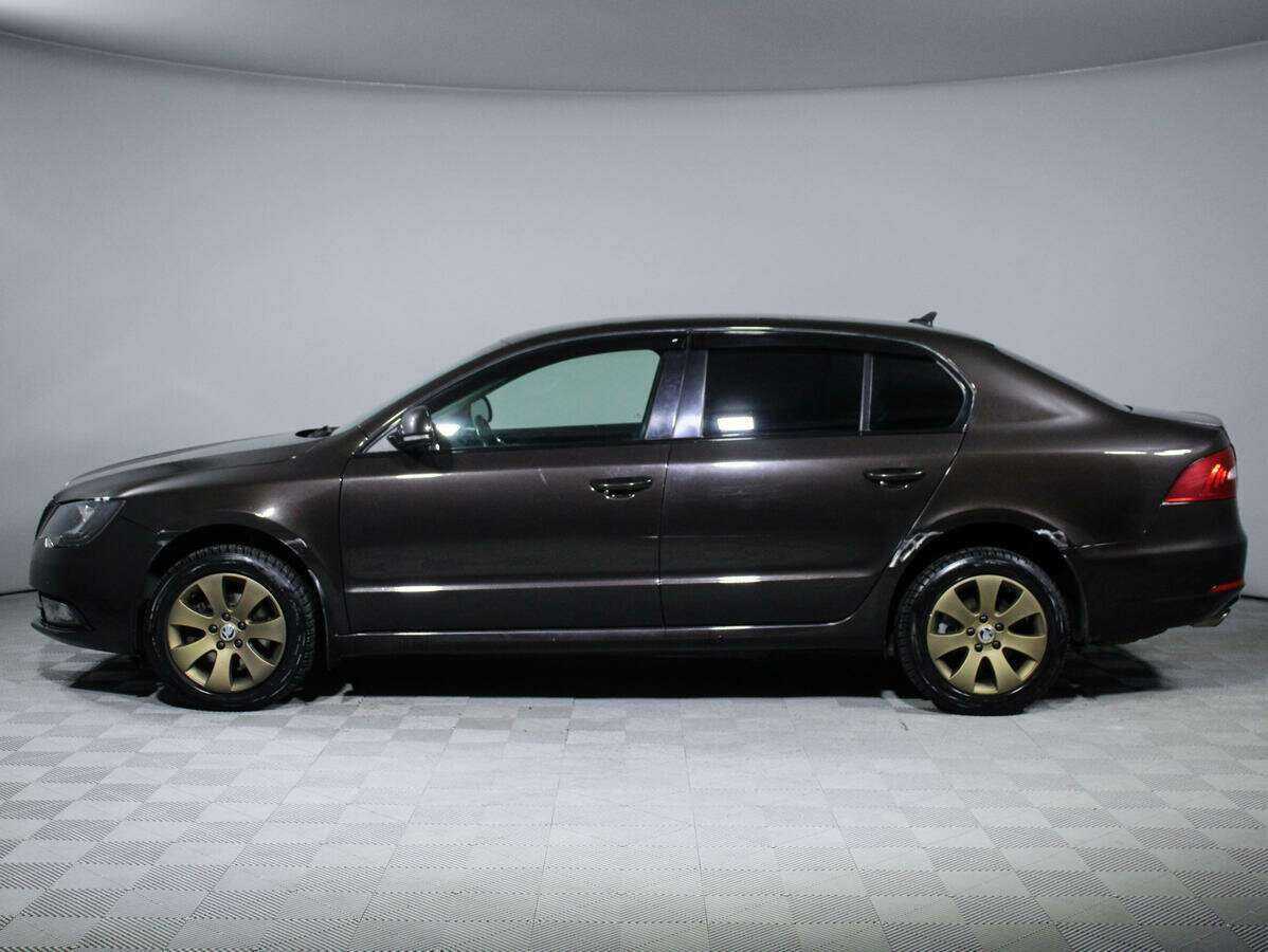 Skoda Superb с пробегом — 2014 год. Фото: #6