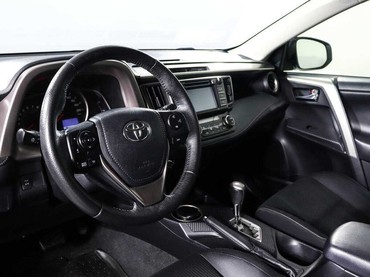 Toyota RAV4 с пробегом — 2014 год. Фото: #13