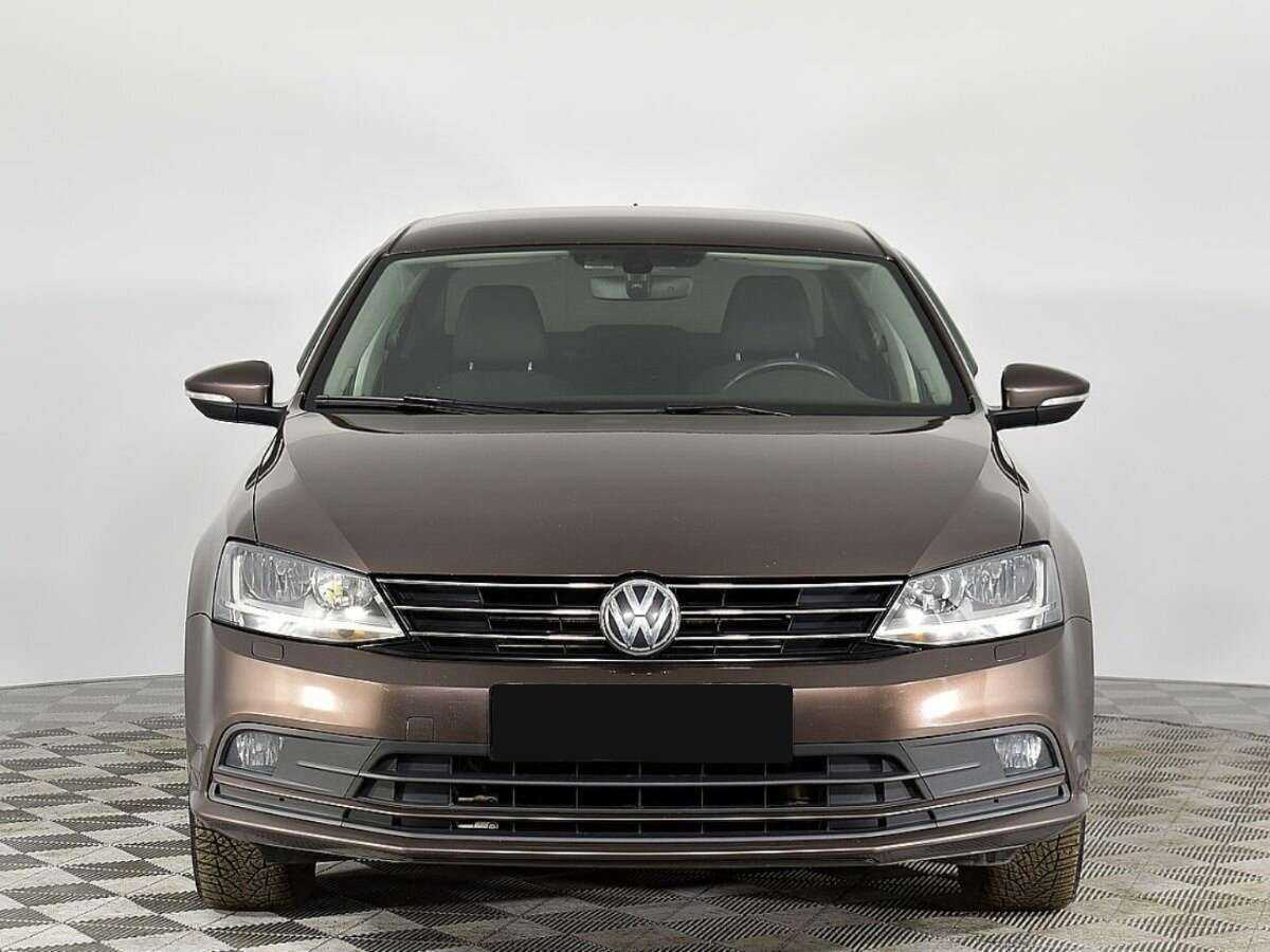 Volkswagen Jetta с пробегом — 2017 год. Фото: #2
