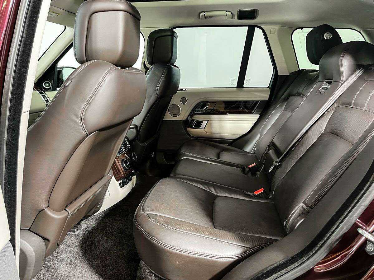 Land Rover Range Rover с пробегом — 2018 год. Фото: #9