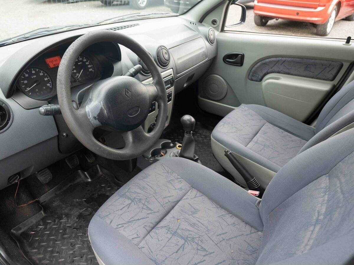 Renault Logan с пробегом — 2007 год. Фото: #7