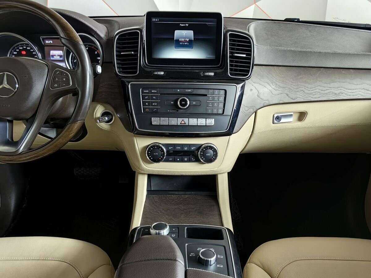 Mercedes-Benz GLE с пробегом — 2015 год. Фото: #10