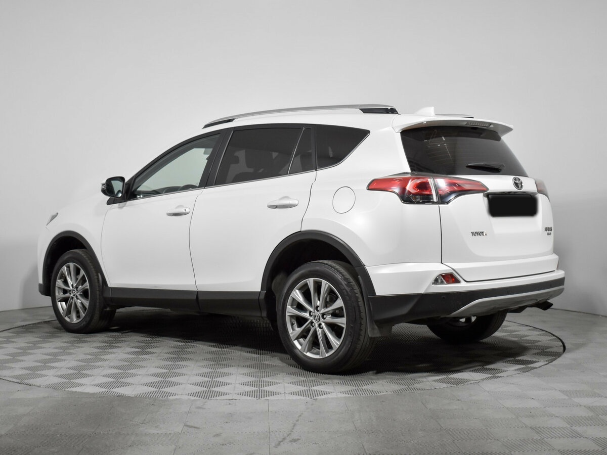 Toyota RAV4 с пробегом — 2017 год. Фото: #5