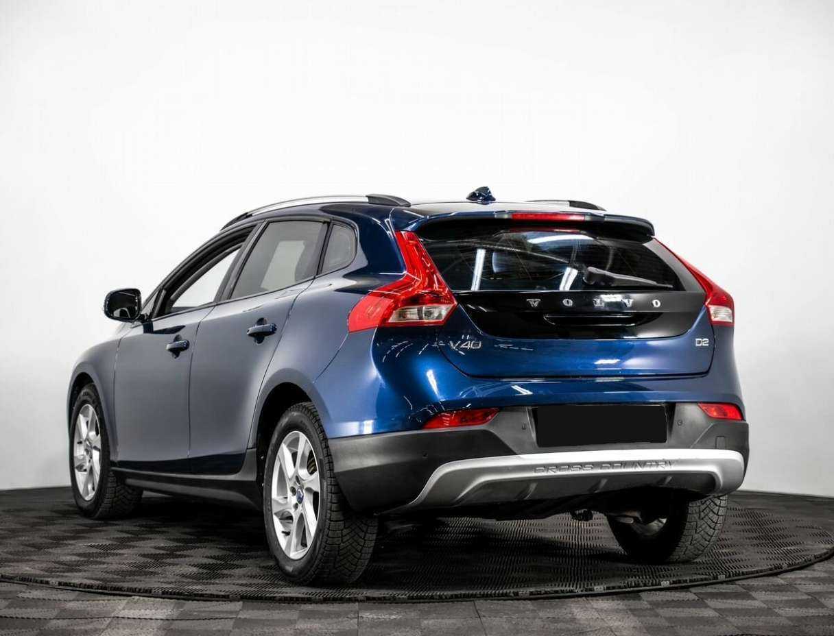 Volvo V40 Cross Country с пробегом — 2014 год. Фото: #3