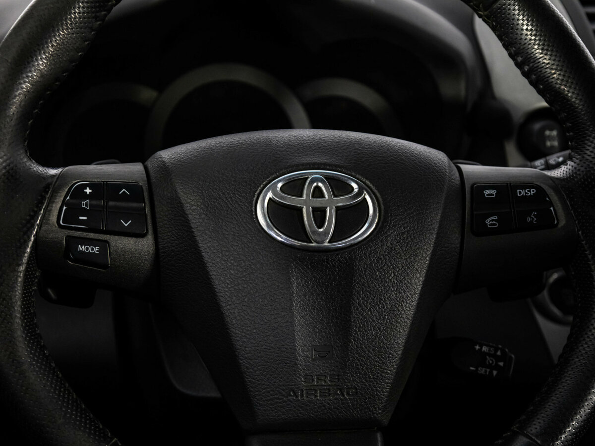 Toyota RAV4 с пробегом — 2011 год. Фото: #8